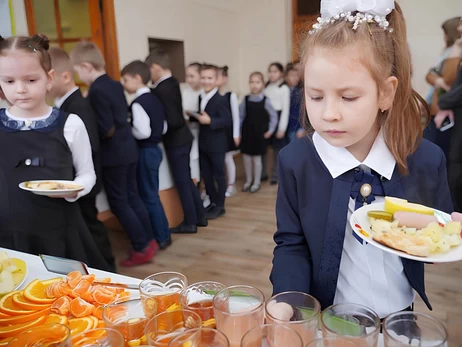 Що зміниться у вересні: банк для пенсіонерів, харчування в школах і податкові новини для військовозобов’язаних