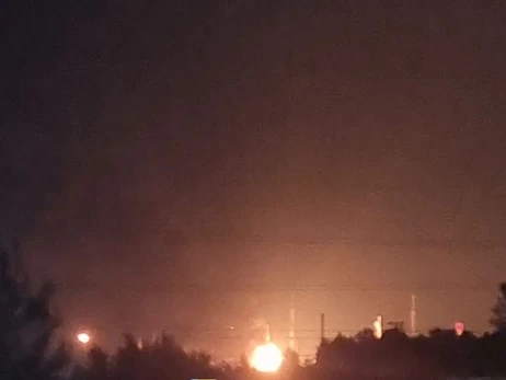 В России заявили об атаке на крупнейший НПЗ в Ленинградской области и аэродром в Ейске 