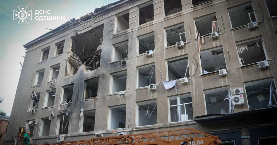 Россияне ударили «шахедами» по университету в центре Киева во время учебы, – Зеленский