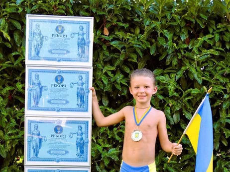 7-летний украинец за месяц установил 5 нацрекордов и вошел в историю детского спорта