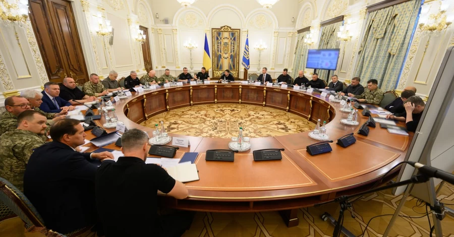 Зеленский дал поручения по противодействию реактивным 