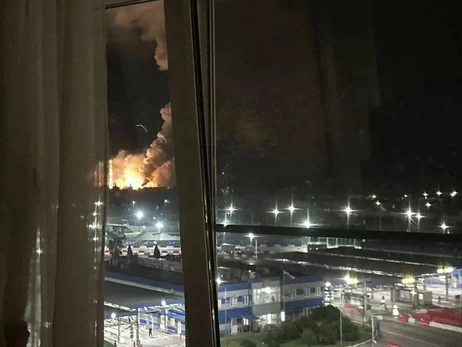 Дроны ударили по дивизиону ПВО и нефтебазе в Сочи – на месте масштабный пожар 