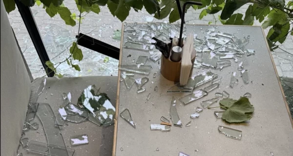 Во время удара по зданию СБУ в Киеве пострадала пекарня «Завертайло» и «София Киевская»