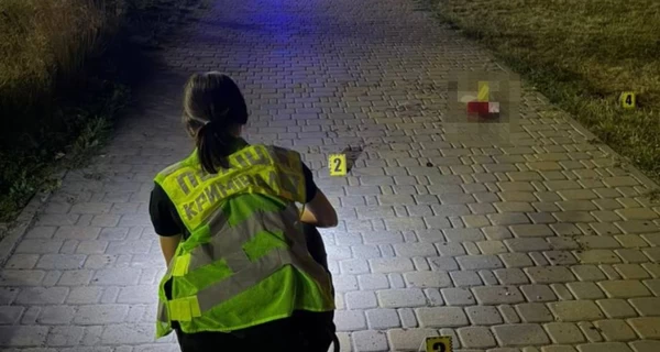 В Киеве мужчина подорвал беприпас посреди улицы - пострадали четыре человека