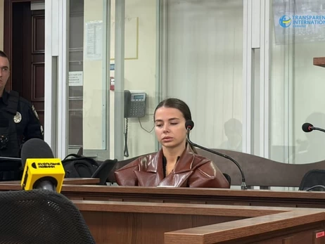 В соцсетях обсуждают люксовые образы 