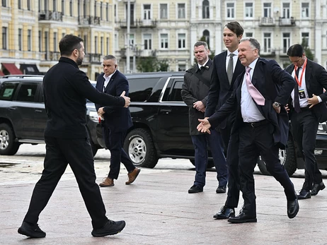 Украина готова была принять американцев на самолете. Технические возможности были, - Зеленский
