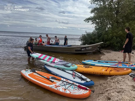 На Київщині людей на SUP-дошках віднесло від берега на кілька кілометрів