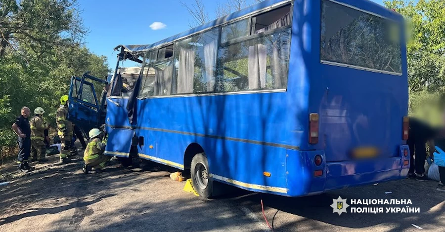 В Одесской области столкнулись два пассажирских автобуса - погибли два человека, 25 пострадавших