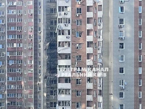 Російський БпЛА влучив у 24-поверхівку в Києві (оновлено)