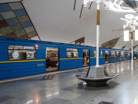 У Києві станції метро працюватимуть на годину довше - повний розклад