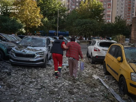  У Києві дрон влетів у 9-поверхівку – є загиблі та поранені