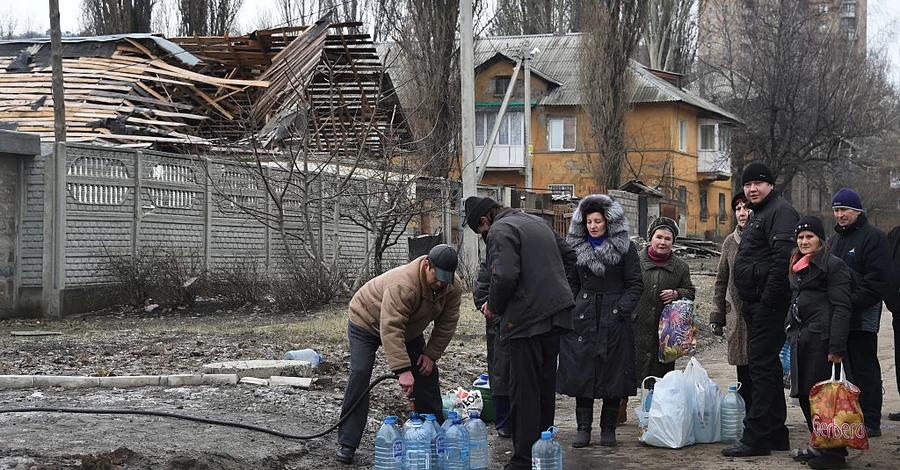 Донецьк напередодні зими: окупанти натякають, що доведеться пожити без тепла, води та світла