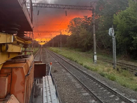 Потяги сполученням з Польщею масово спізнюються на 6-9 годин