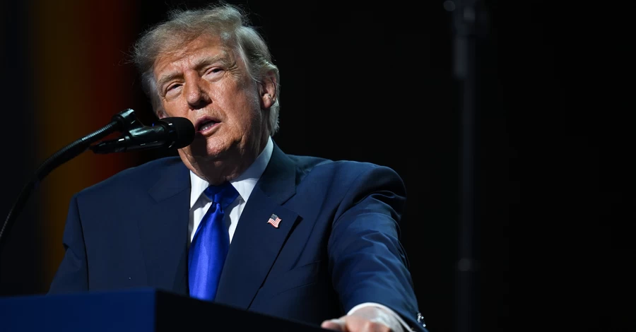 Трамп заявил, что Зеленский должен прекратить выводить из строя топливные мощности России