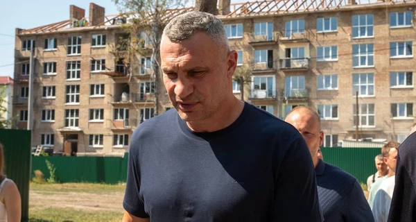 Кличко пообещал, что в Киеве появятся укрытия на остановках транспорта