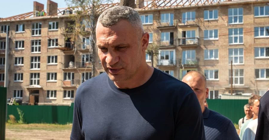 Кличко пообещал, что в Киеве появятся укрытия на остановках транспорта