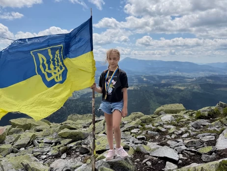 Дев'ятирічна киянка підкорила всі найвищі вершини Карпат та встановила рекорд України 