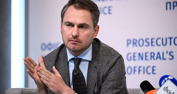 СМИ рассказали, как уже экс-генпрокурор Кравченко покидал Украину