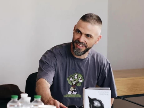 Автор бестселлера «Я бачу, вас цікавить пітьма» Илларион Павлюк написал пятую книгу