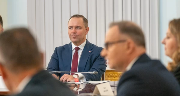 Навроцкий и Туск устроили публичную перепалку в соцсетях 