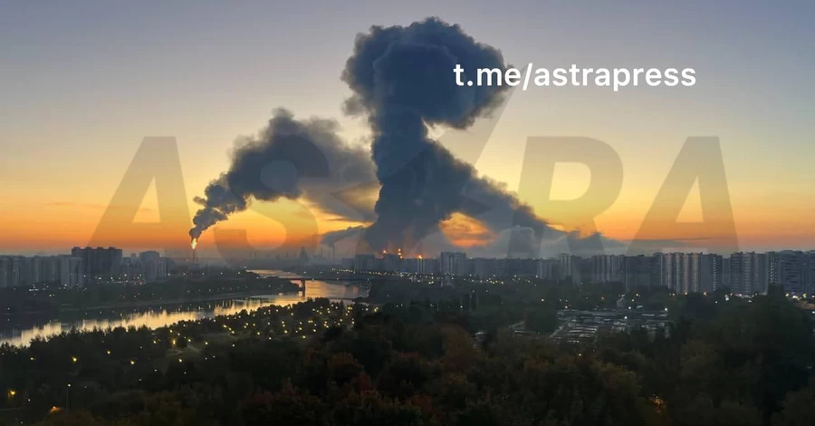 Беспилотники массово атаковали Москву и область - пожар вспыхнул на складах и НПЗ