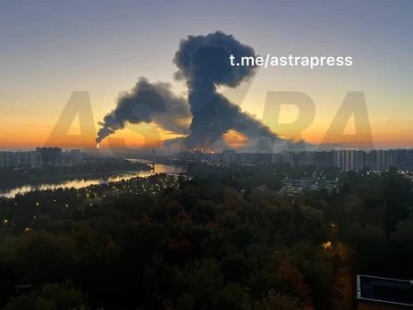 Беспилотники массово атаковали Москву и область - пожар вспыхнул на складах и НПЗ