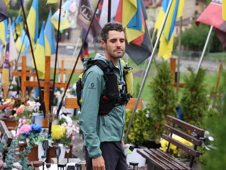 4200 км ради поддержки Украины – во Львове встретили швейцарского ультрамарафонца Фредерика Сплендоре