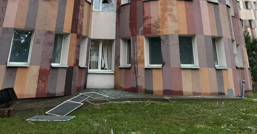 В Киеве российским ударом поврежден роддом: во время взрывов в нем родился мальчик