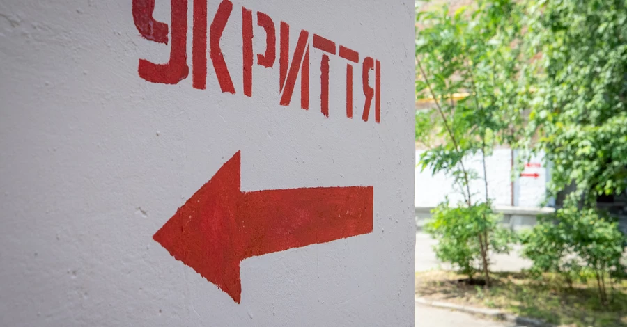 В Киеве мужчина умер в укрытии — стало плохо после взрывов баллистики