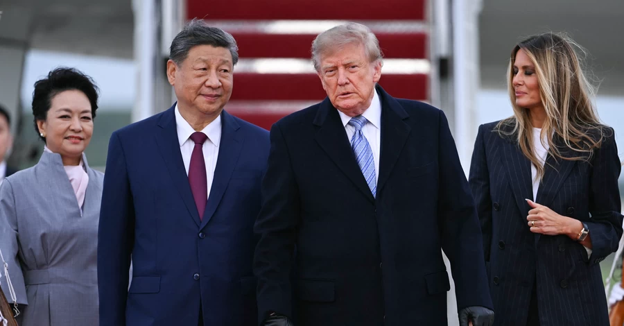 Трамп лично встретил Си Цзиньпина у трапа самолета на базе Эндрюс