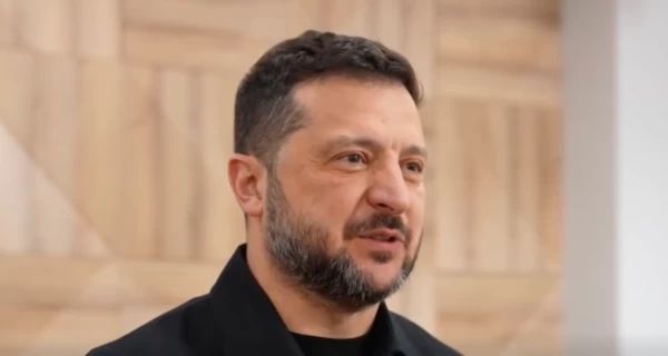 Зеленский встретился с семьей малыша, который родился в укрытии роддома во время атаки РФ
