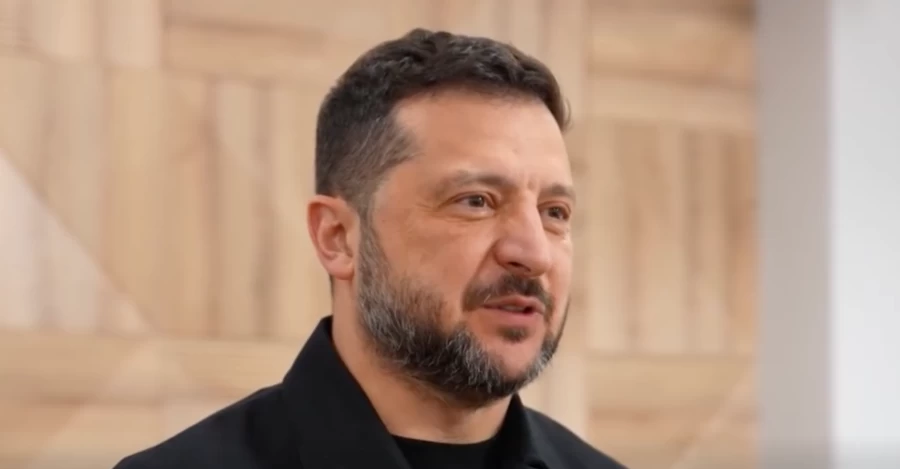 Зеленский встретился с семьей малыша, который родился в укрытии роддома во время атаки РФ