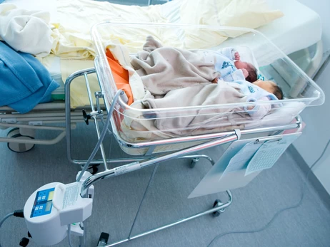 У Рівному жінка народила двійню з різницею у три доби