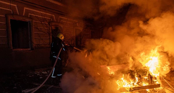 В Киеве россияне ударили по жилым домам и ТРЦ, а на Харьковщине атаковали учебное заведение