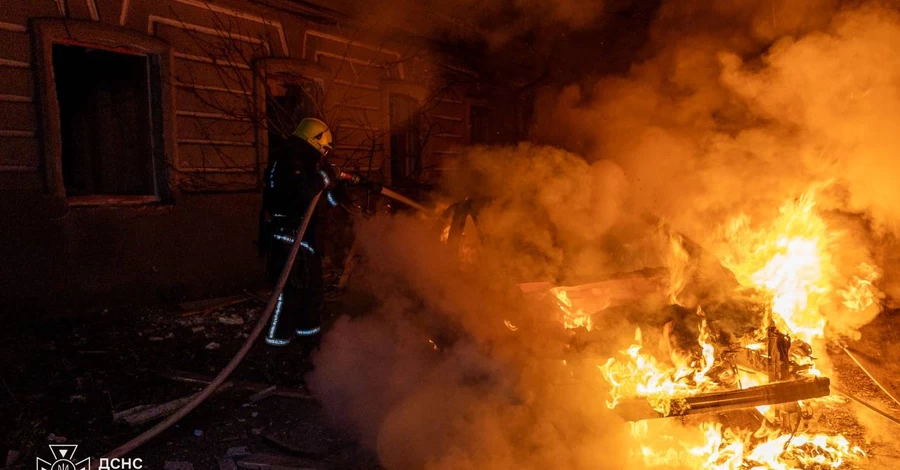 У Києві росіяни вдарили по житлових будинках та ТРЦ, а на Харківщині атакували навчальний заклад