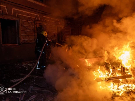 У Києві росіяни вдарили по житлових будинках та ТРЦ, а на Харківщині атакували навчальний заклад