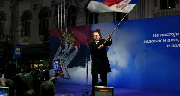 Президент Сербии Александар Вучич подал в отставку