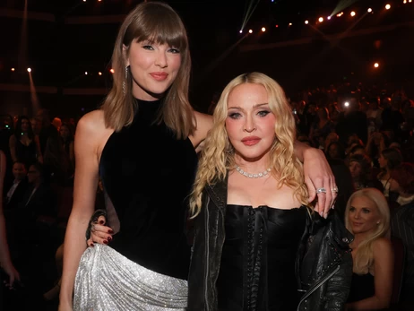 Мадонна через 27 років тріумфально повернулася на MTV VMA - в міні-шортах та корсеті