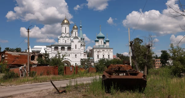 Прифронтовой Святогорск: глава общины с ружьем против дронов и музыка «Вивальди»