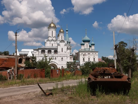 Прифронтовой Святогорск: глава общины с ружьем против дронов и музыка «Вивальди»