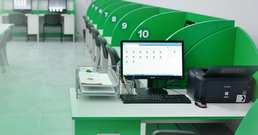 В Україні теоретичний іспит з ПДР можна скласти англійською мовою