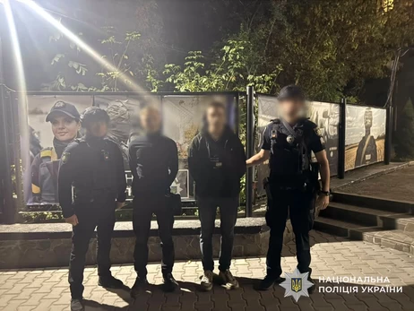 В Ужгороді сталася стрілянина в Боздоському парку -  поліція затримала двох чоловіків