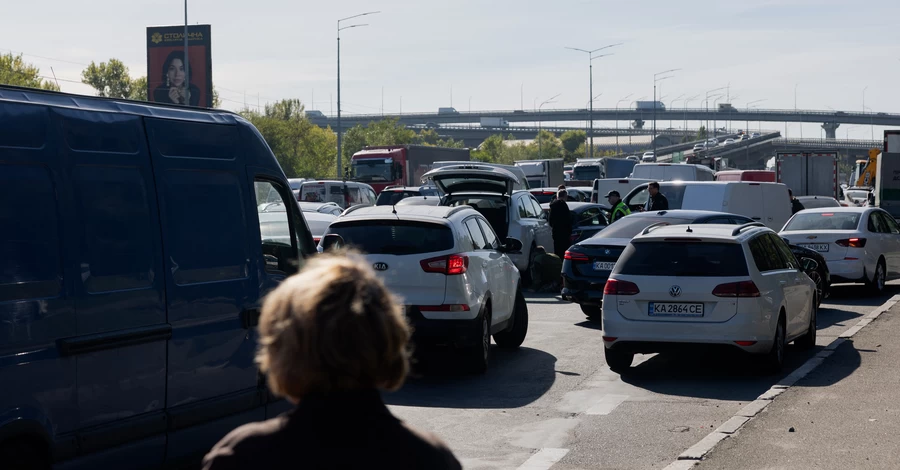 Движение по мостам и метро Киева после атак РФ - что решил Совет обороны столицы