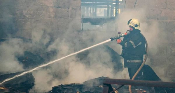 Россияне посреди дня ударили по больнице в Кривом Роге - есть тяжело раненые
