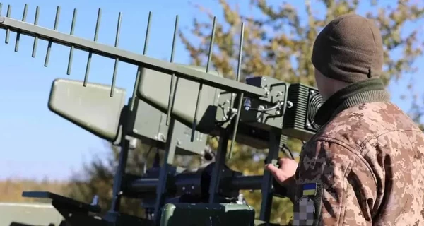 Украинская ПВО сбила с курса две летящие на правительственный объект в Киеве баллистические ракеты РФ — WSJ