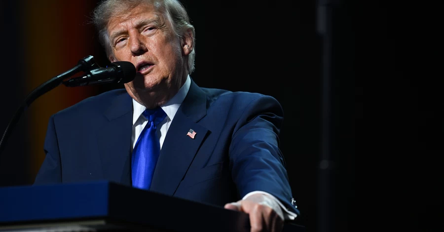 Трамп назвал «врагами» тех, кто не называет ИИ «суперинтеллектом» 