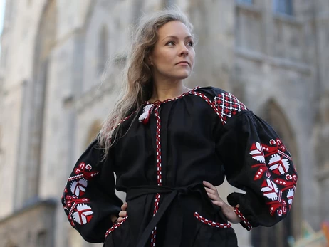 Елена Шоптенко - о свадьбе в замке, новой семейной жизни и терапии в танце