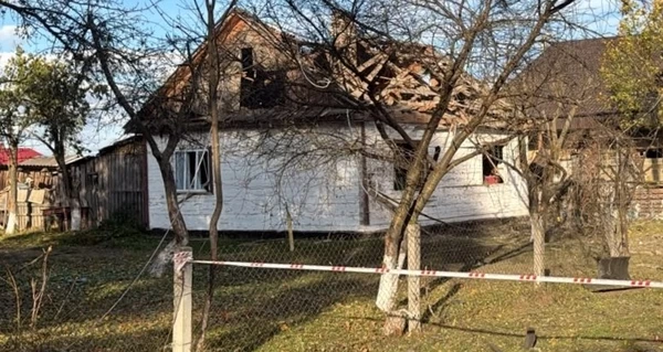 У Рівненській області росіяни напали на будинок багатодітної родини, в результаті чого семеро людей отримали поранення.