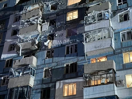 Росияне попали дроном в многоэтажку в Днепре, среди раненых - двое детей