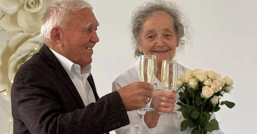 В Хмельницкой области пара поженилась после 60 лет совместной жизни
